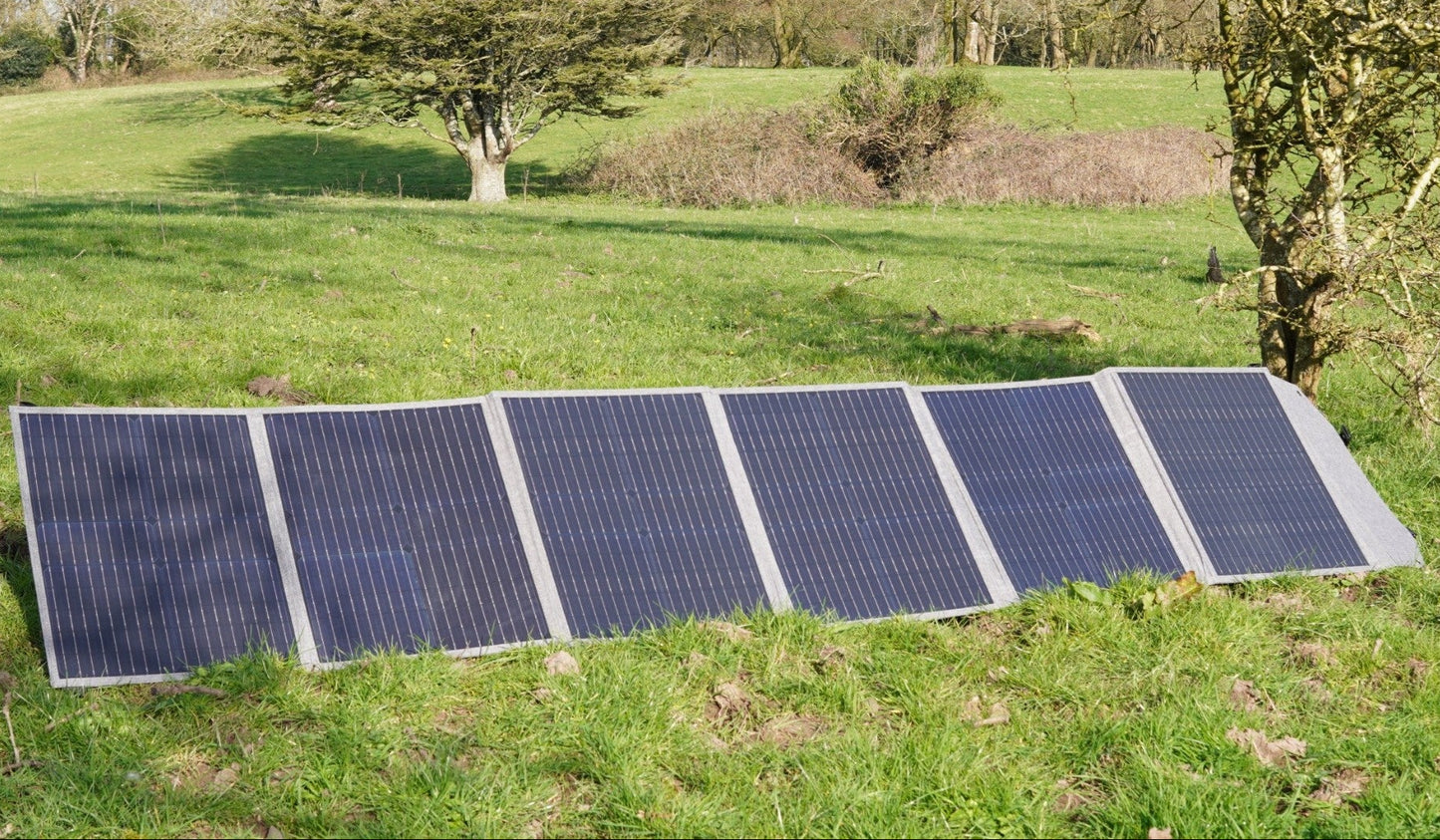 Oak & Field Solis 100 – 200W Foldable Solar Panel